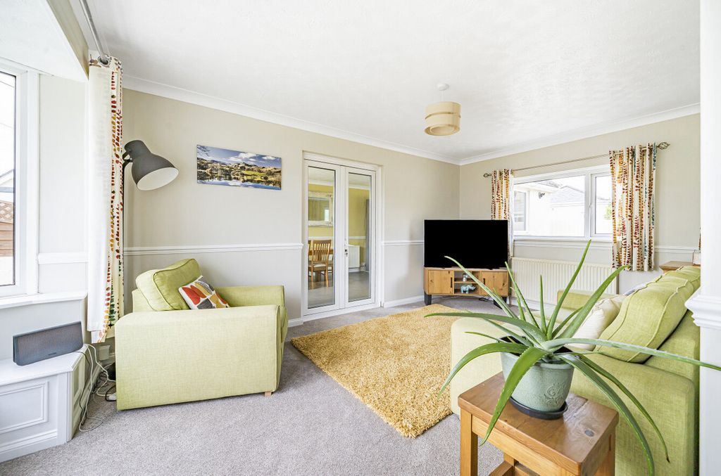 Property photo 2 of 14
