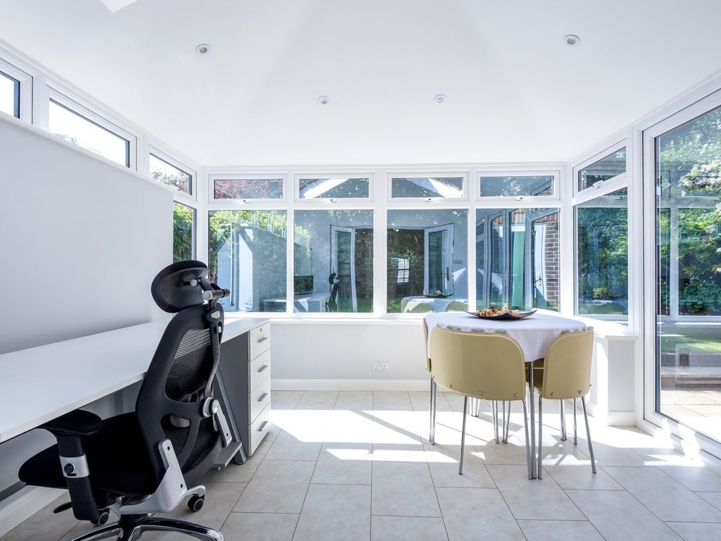 Property photo 2 of 9 Conservatory