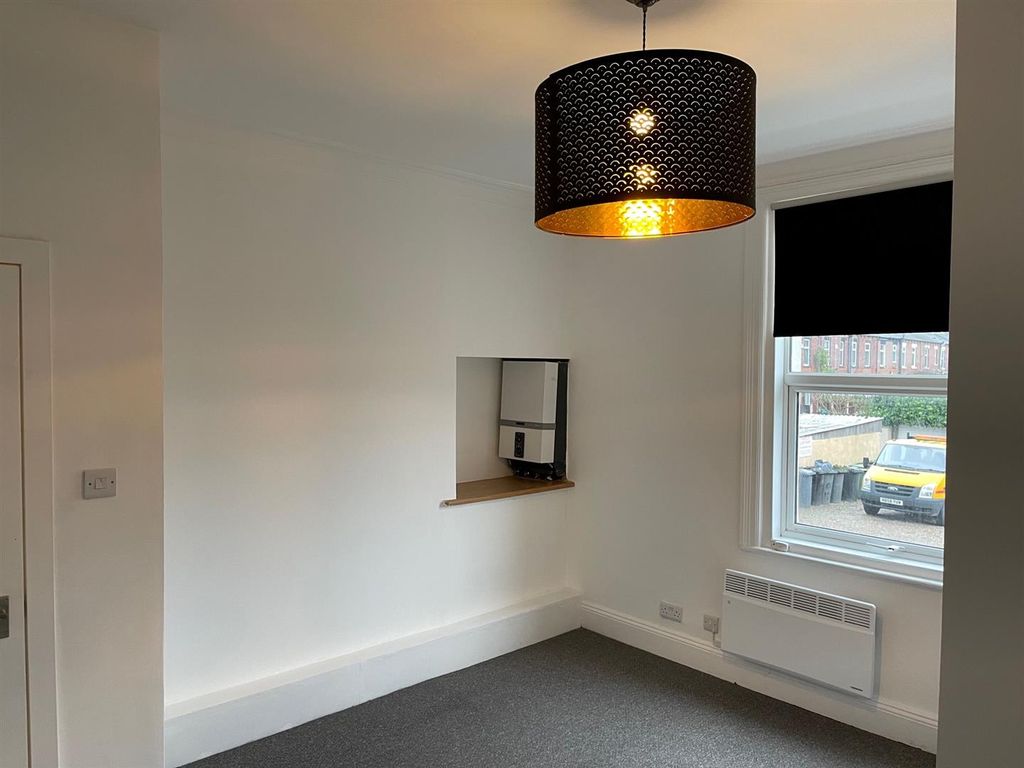 Property photo 3 of 8 F1 1100.....Jpg