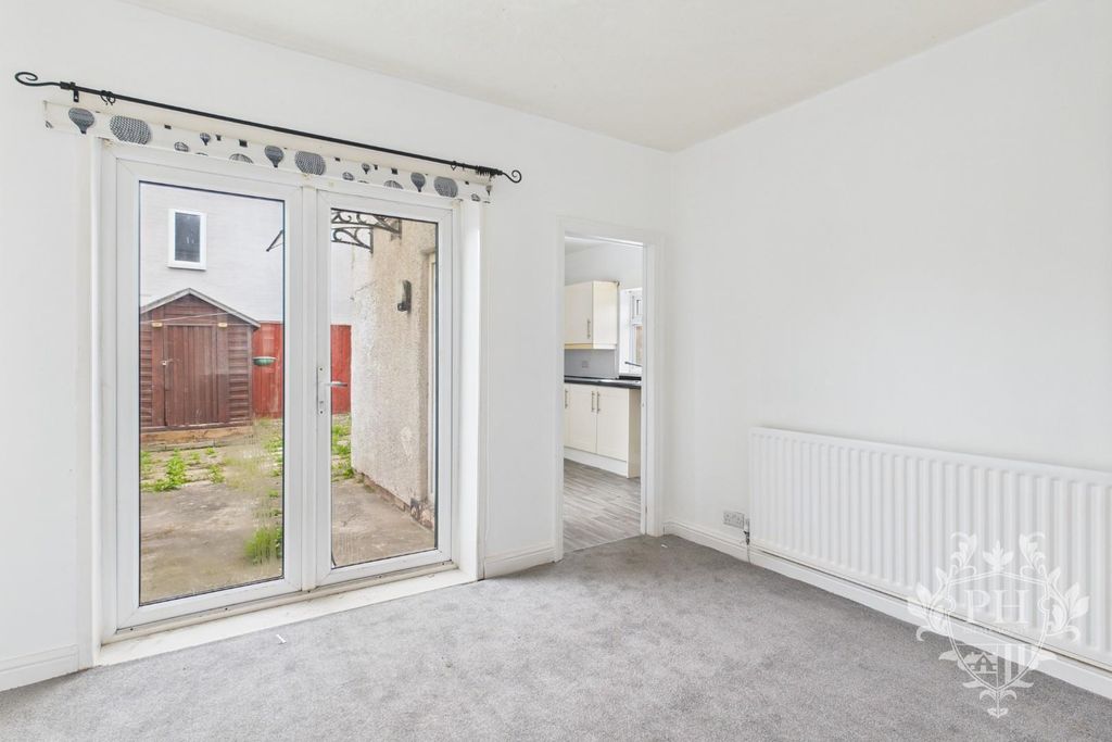 Property photo 3 of 12 Cam01415G0-Pr0463-Still006.Jpg