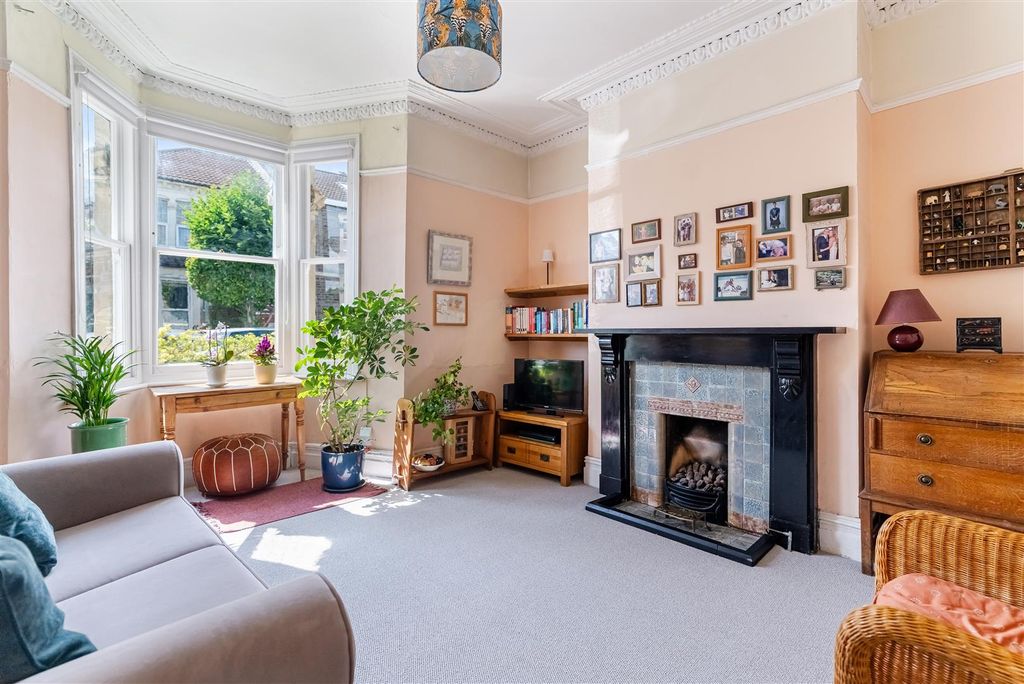 Property photo 2 of 15