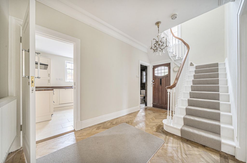 Property photo 3 of 23 1360964-8-68De935...