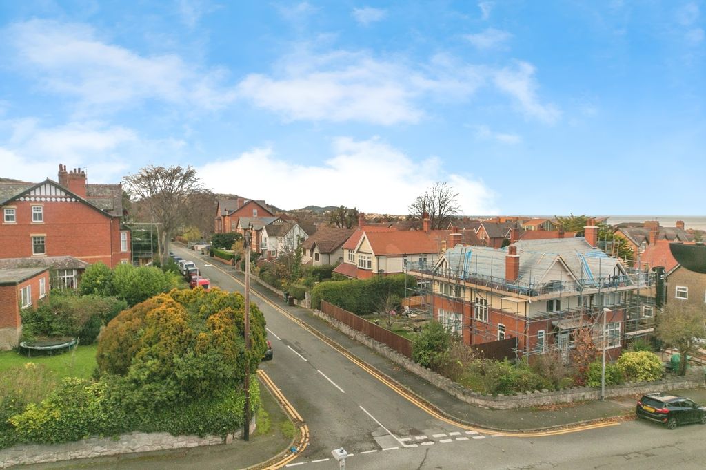 Property photo 1 of 20 Pbox-Img.Jpg