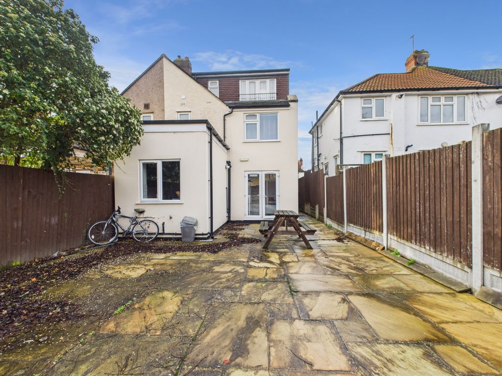 Property photo 2 of 14 4783112