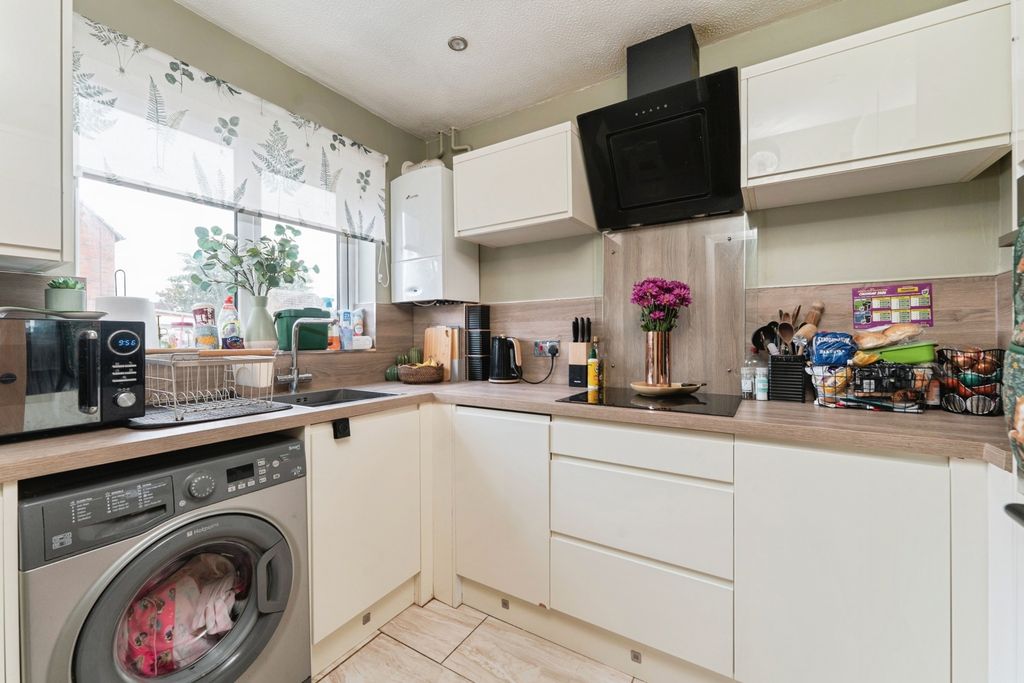 Property photo 3 of 17 Pbox-Img.Jpg
