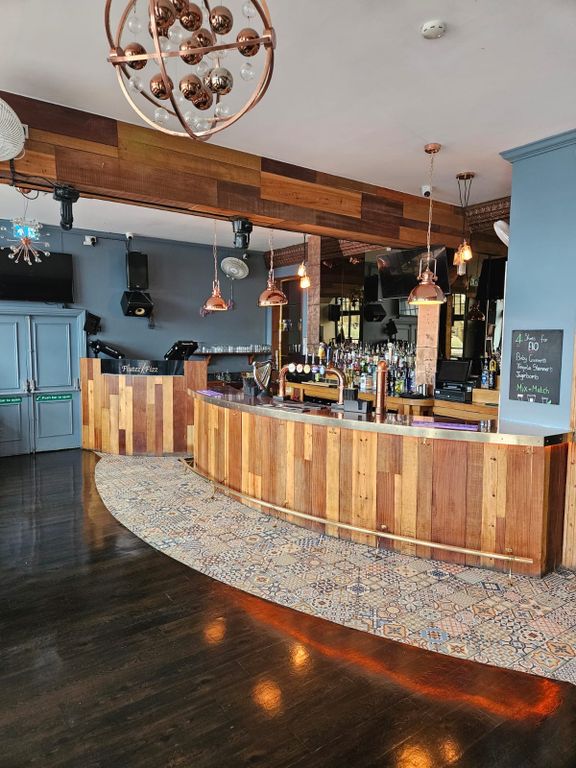 Property photo 2 of 9