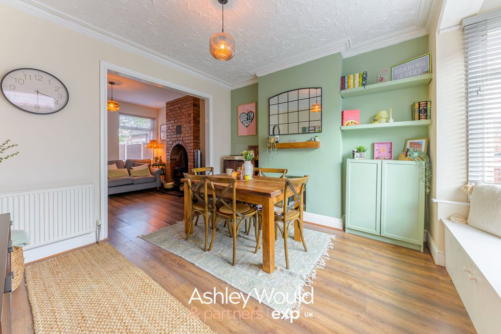 Property photo 3 of 21