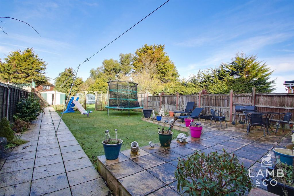 Property photo 3 of 23