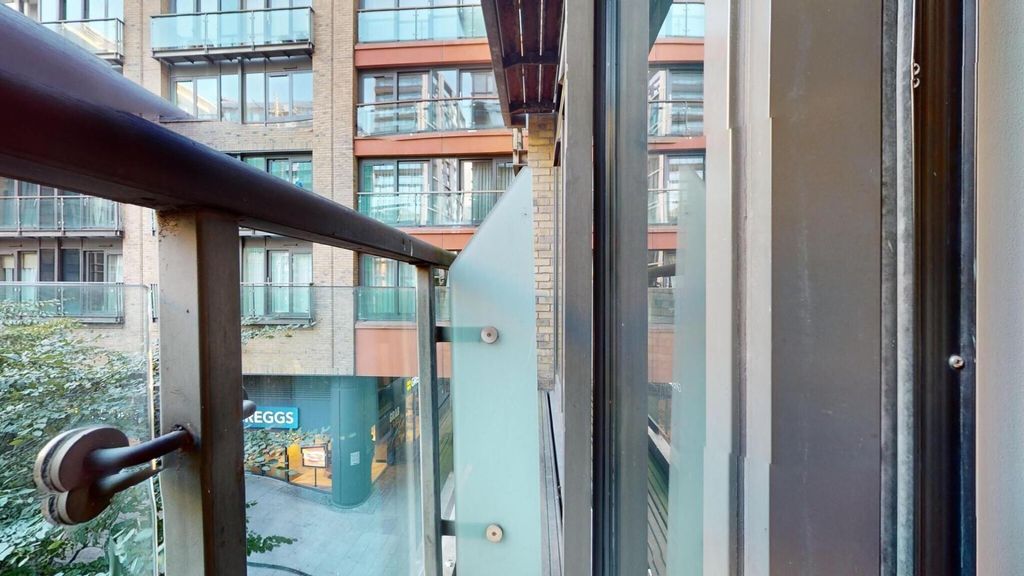 Property photo 3 of 10 South Wharf Road Balcony.Jpg