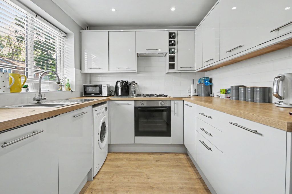 Property photo 3 of 14