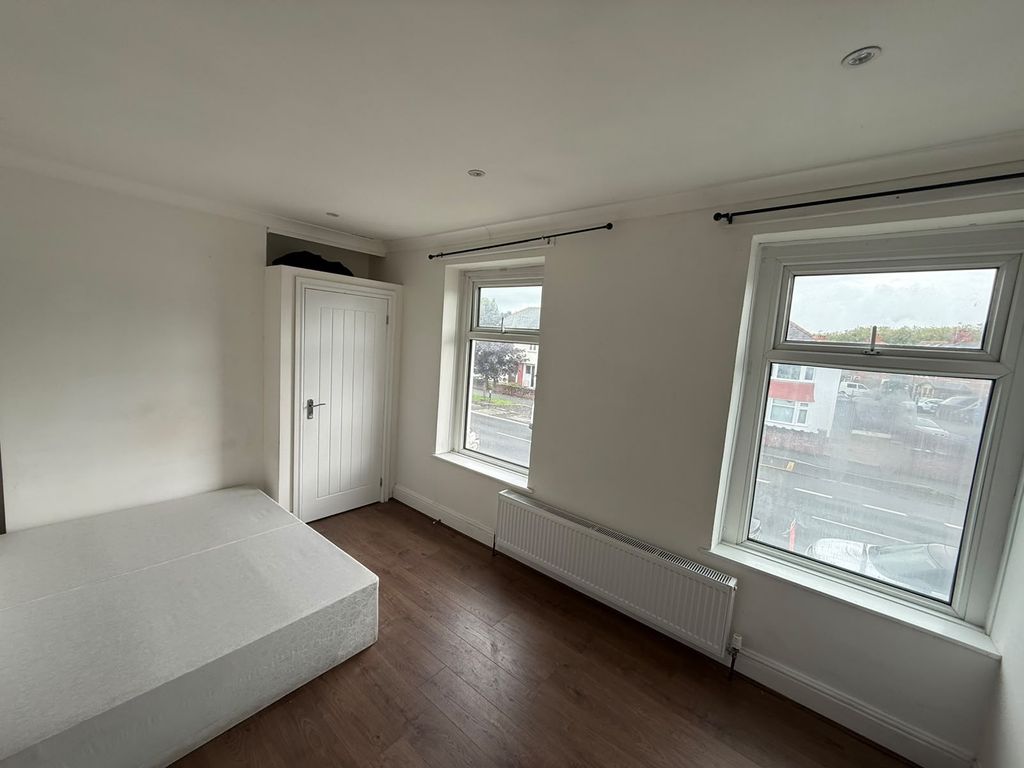 Property photo 3 of 9 Bedroom 2