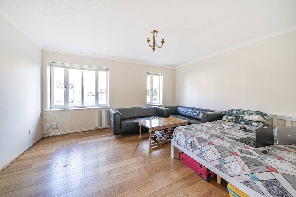 Property photo 3 of 10