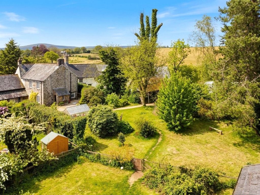 Property photo 2 of 23 Garden