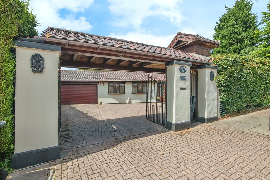Property photo 2 of 19