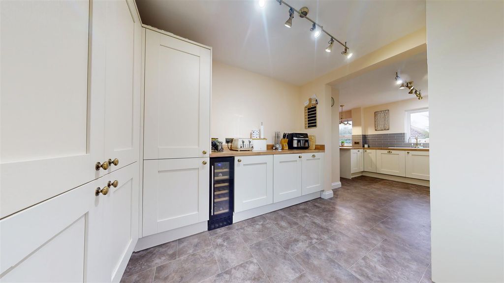 Property photo 3 of 16 01222026_165218.Jpg