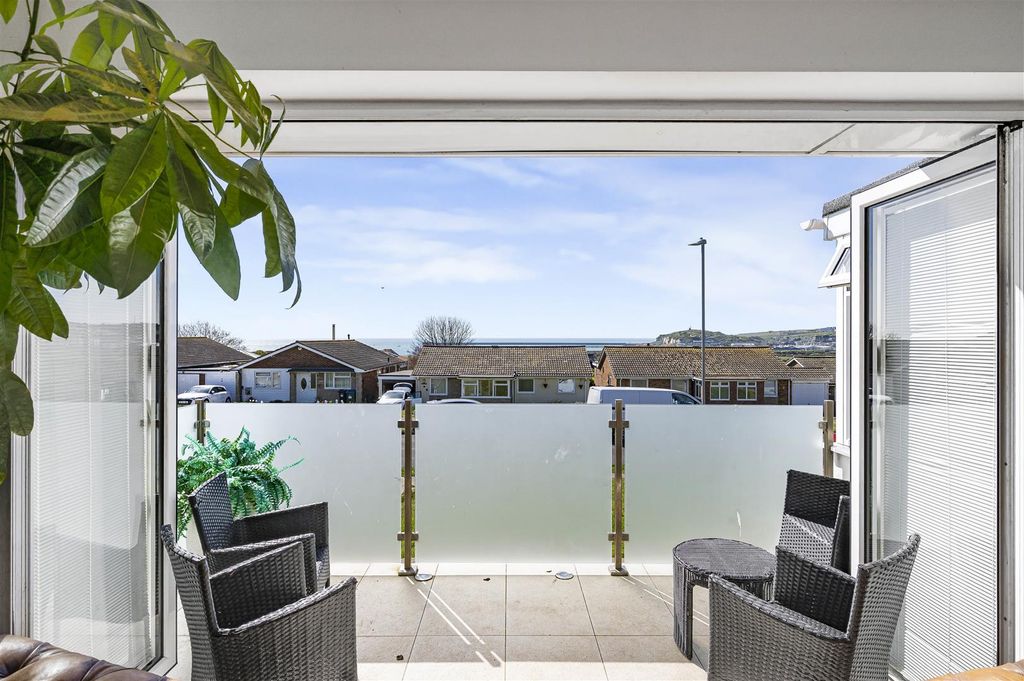 Property photo 3 of 22 Balcony &amp; View