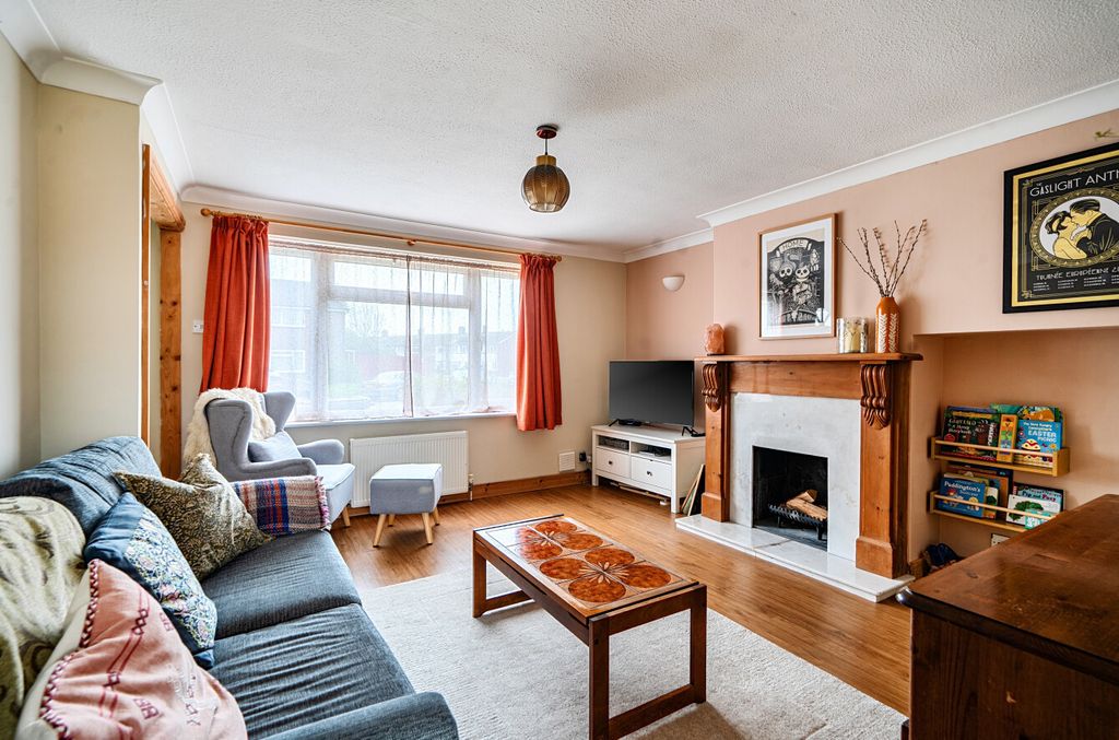 Property photo 2 of 12 1429234-17-69c670...