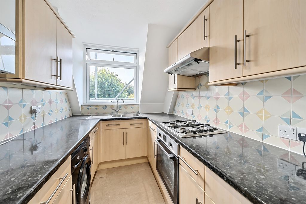 Property photo 3 of 10