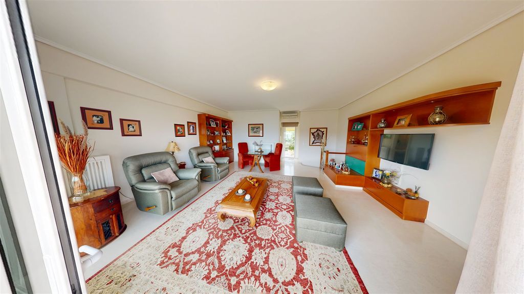 Property photo 2 of 27