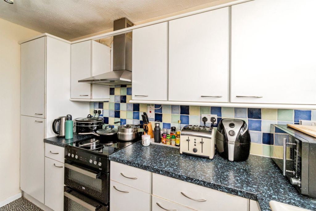 Property photo 3 of 16
