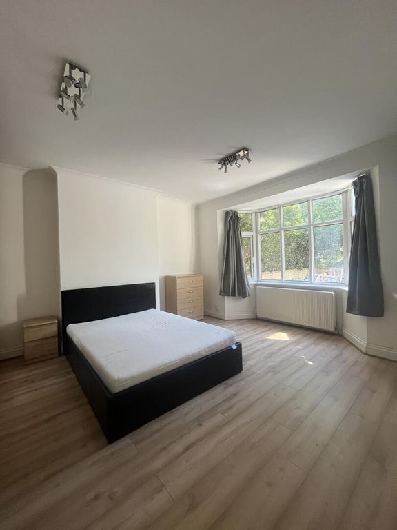 Property photo 1 of 14 Bedroom