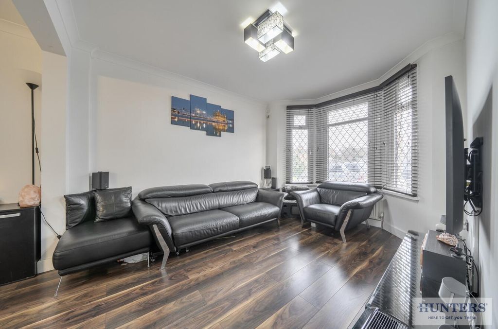 Property photo 2 of 17 Lounge Area