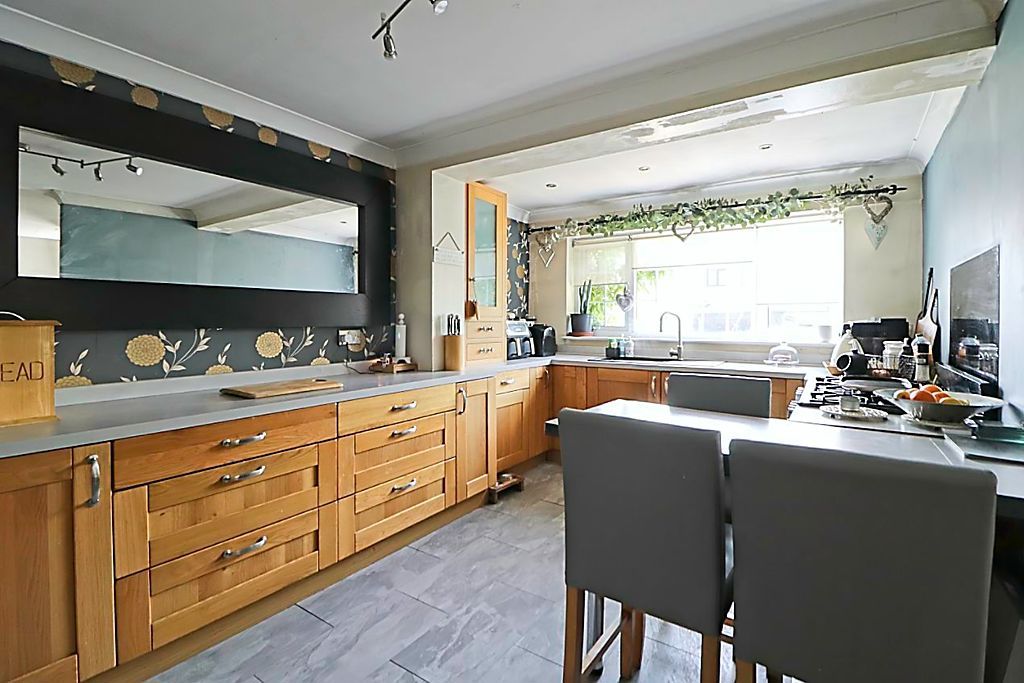 Property photo 2 of 20 Kitchen