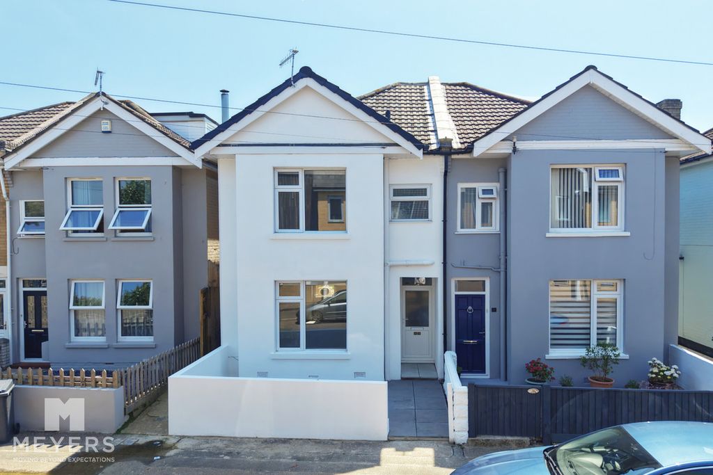 Property photo 1 of 35