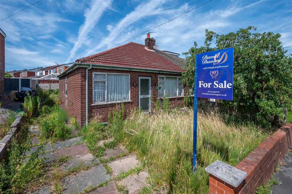 Property photo 1 of 12 Brookside Close For Sale