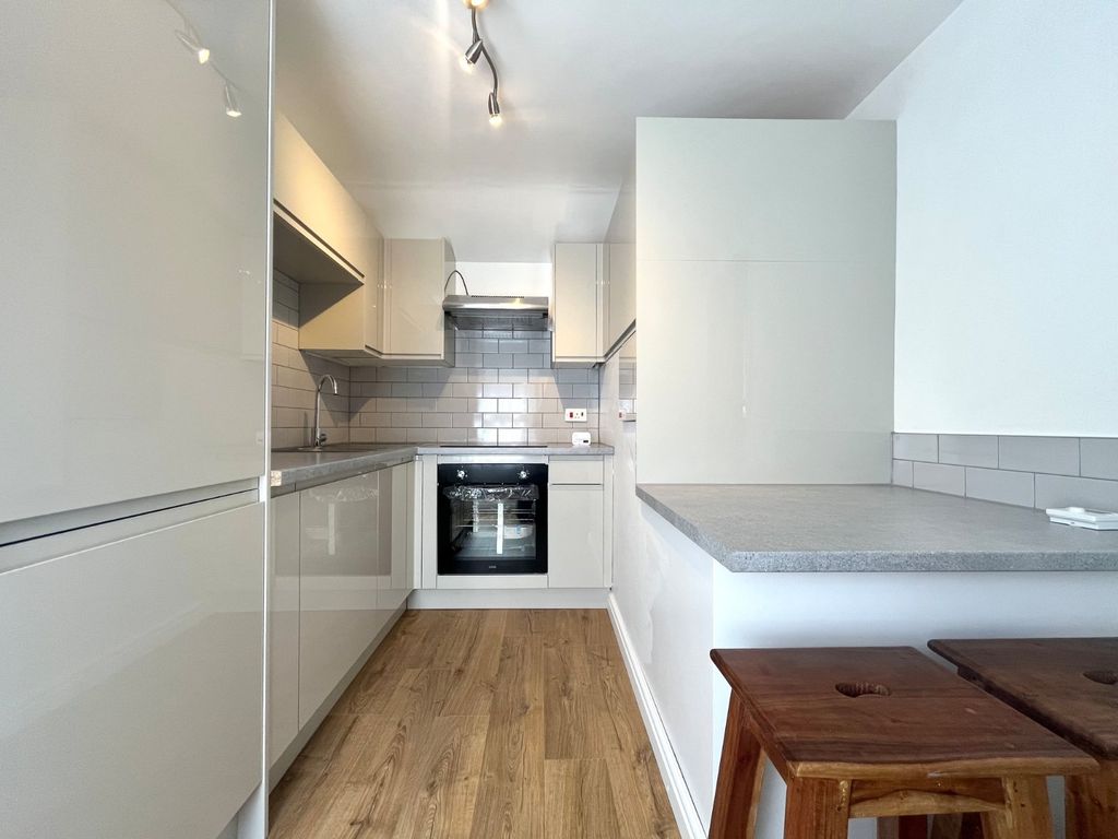 Property photo 3 of 18 Picture No. 30