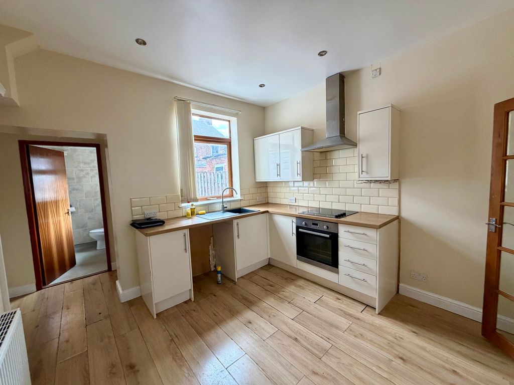 Property photo 2 of 4 Kitchen