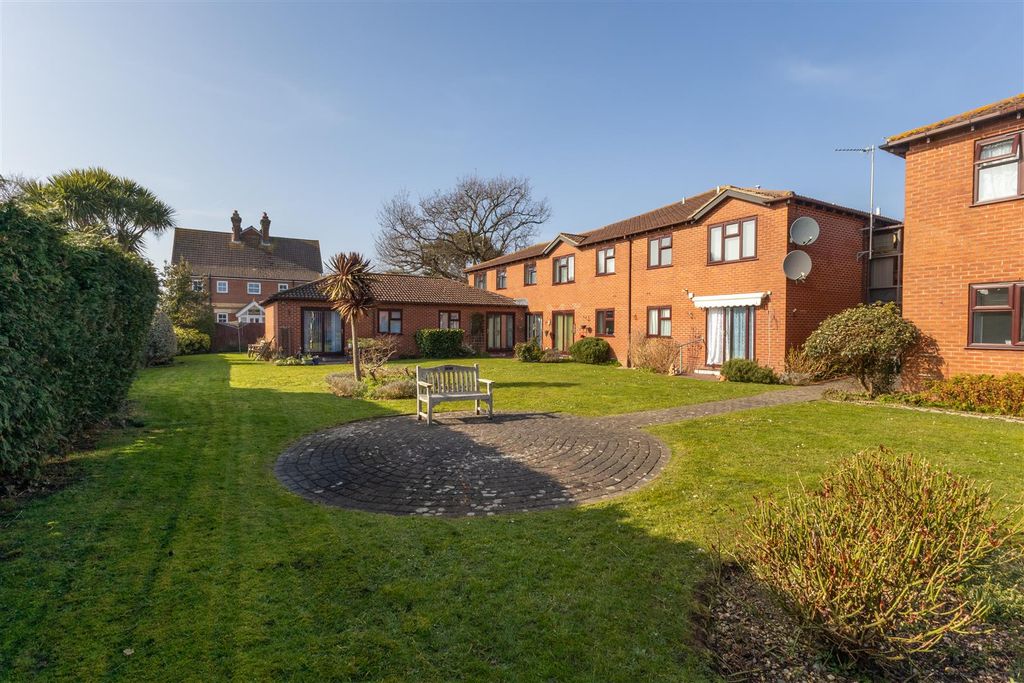 Property photo 1 of 18 Grosvenor Court-05.Jpg