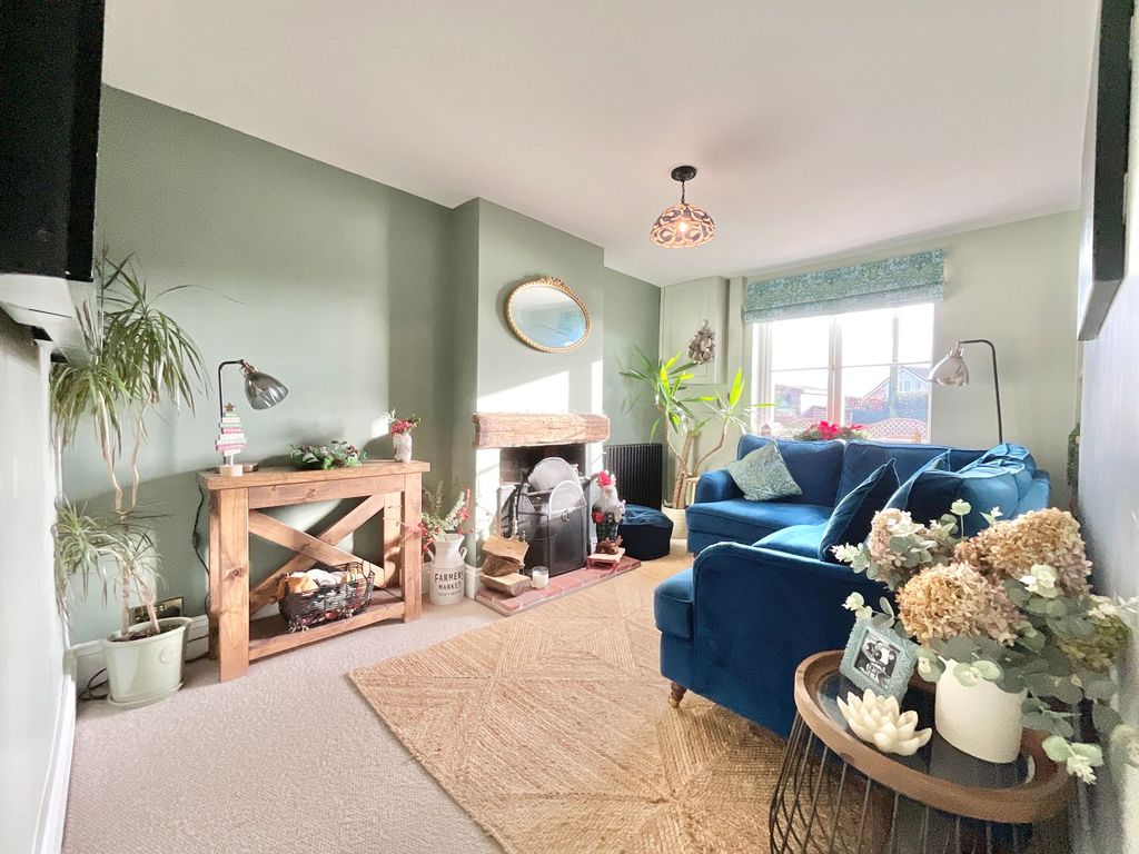 Property photo 3 of 27