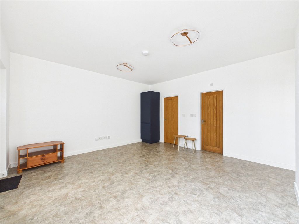 Property photo 3 of 8 Picture No. 07