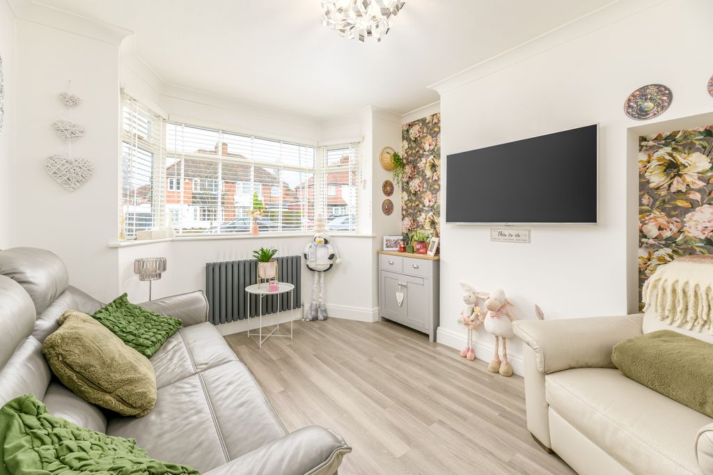 Property photo 3 of 31 04