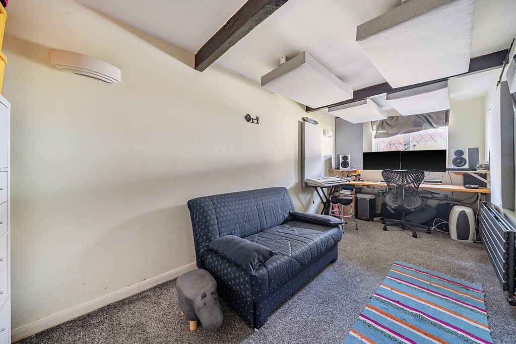 Property photo 3 of 21