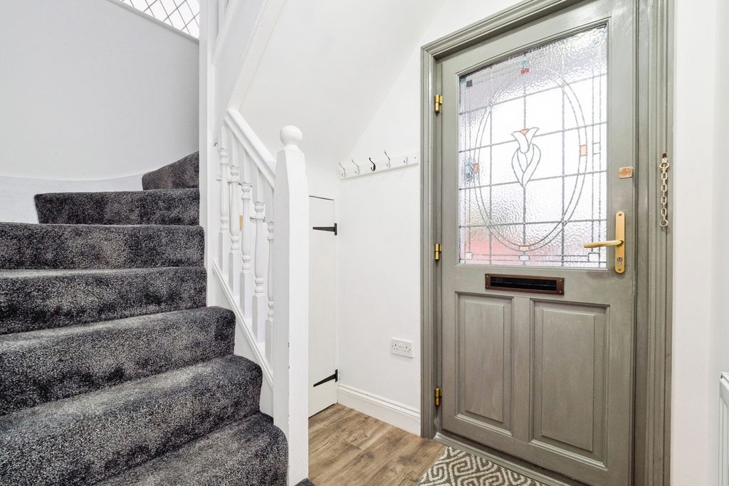 Property photo 2 of 17 Photo