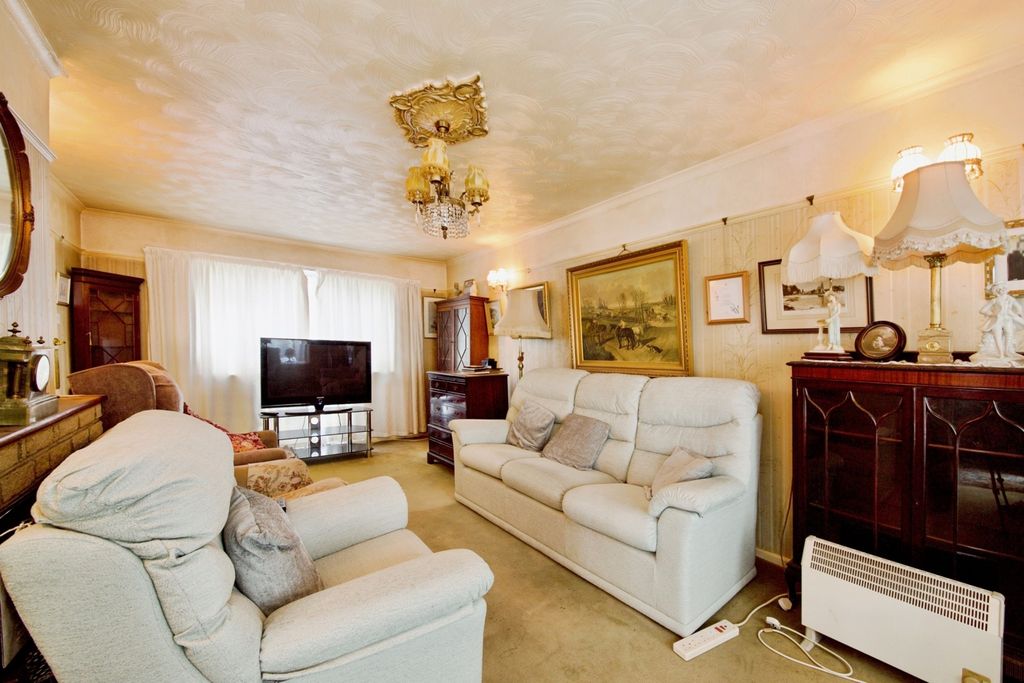 Property photo 3 of 12 Pbox-Img.Jpg