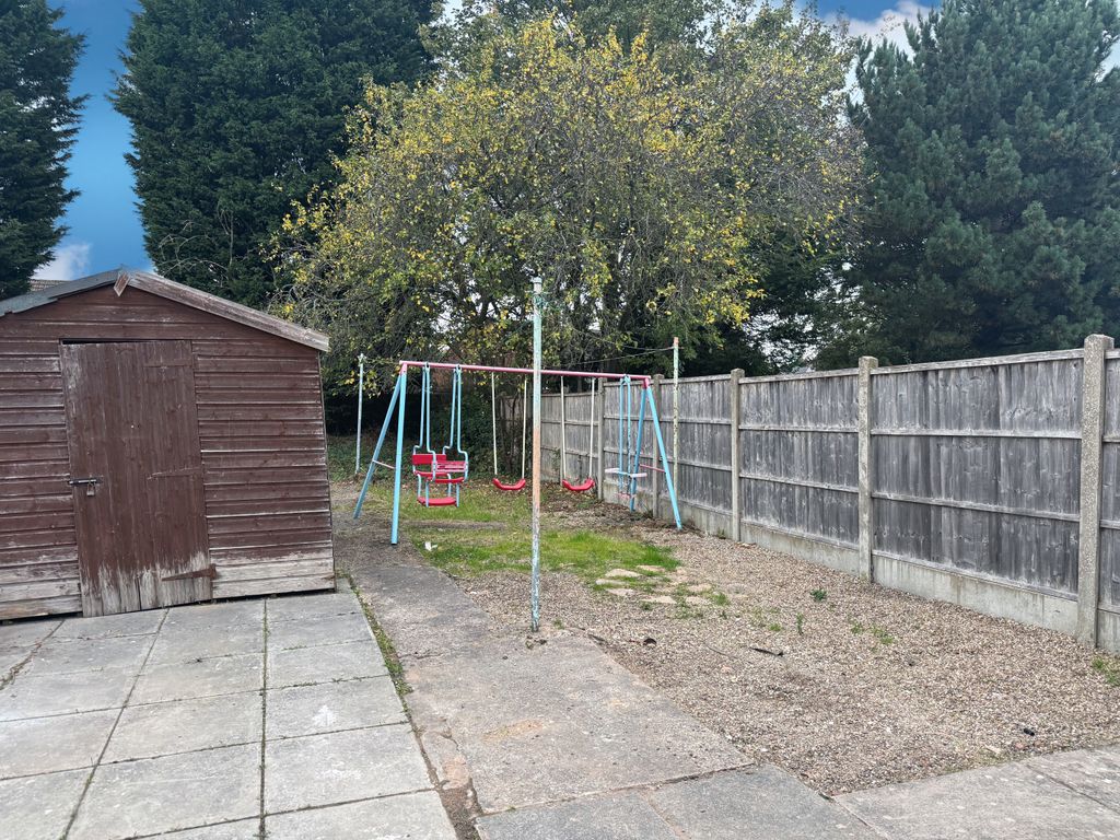 Property photo 3 of 11 Garden