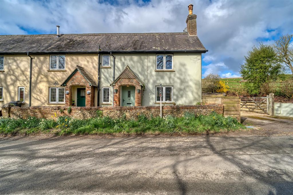 Property photo 1 of 10 Front