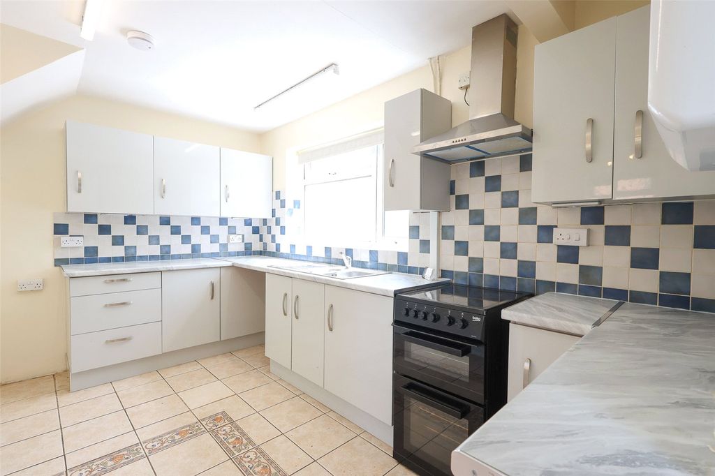 Property photo 2 of 12 Kitchen