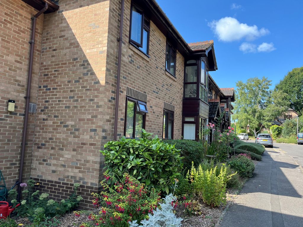 Property photo 1 of 11 Front Aspect
