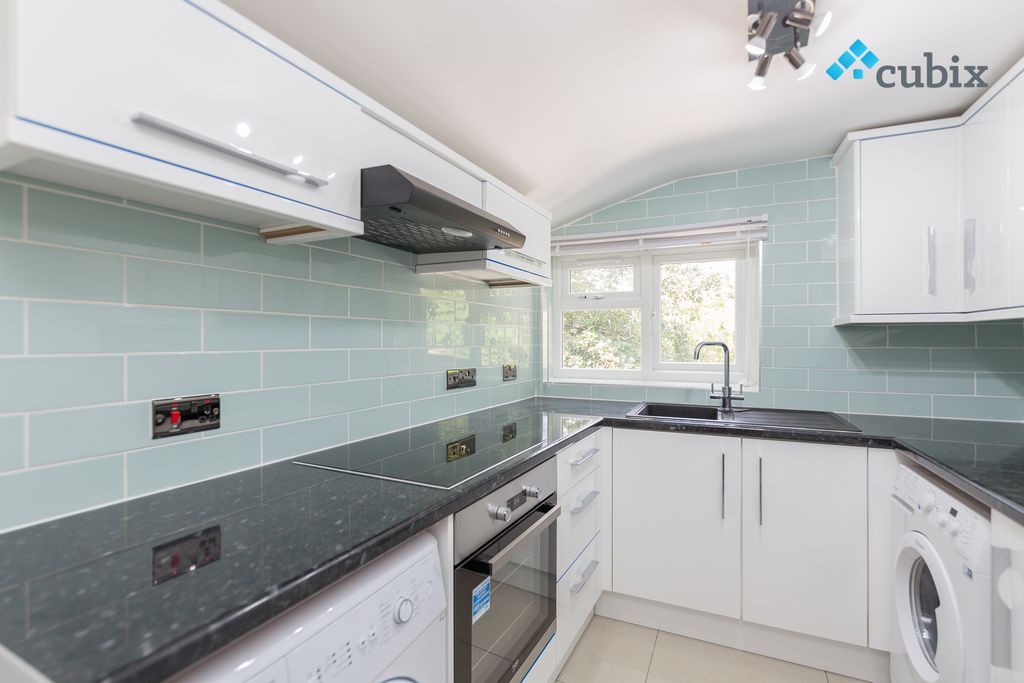 Property photo 3 of 35