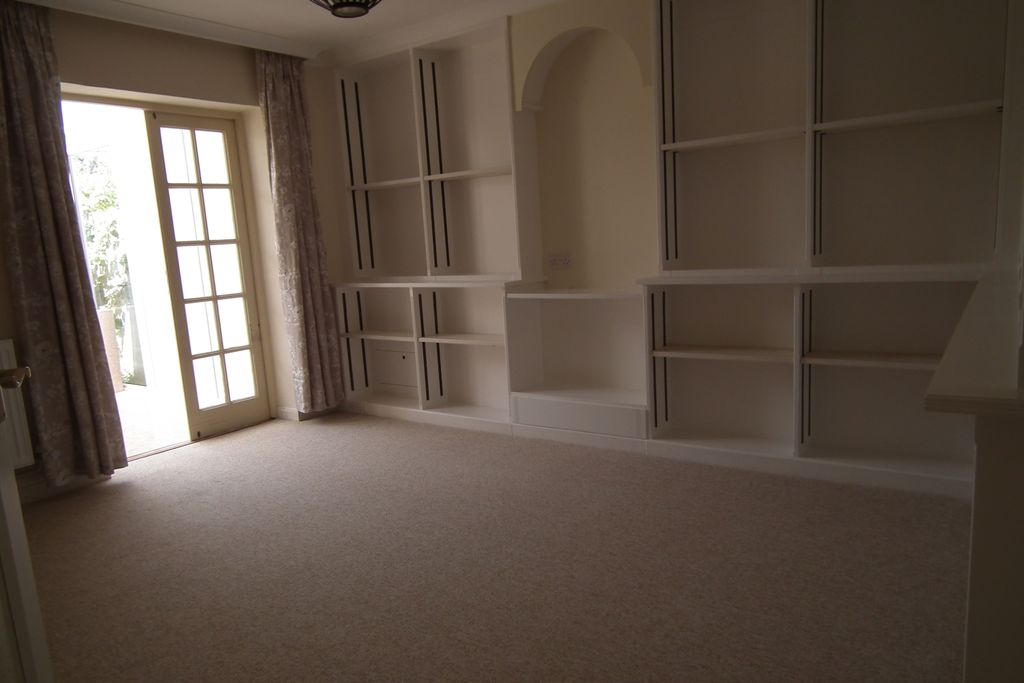 Property photo 3 of 9 027