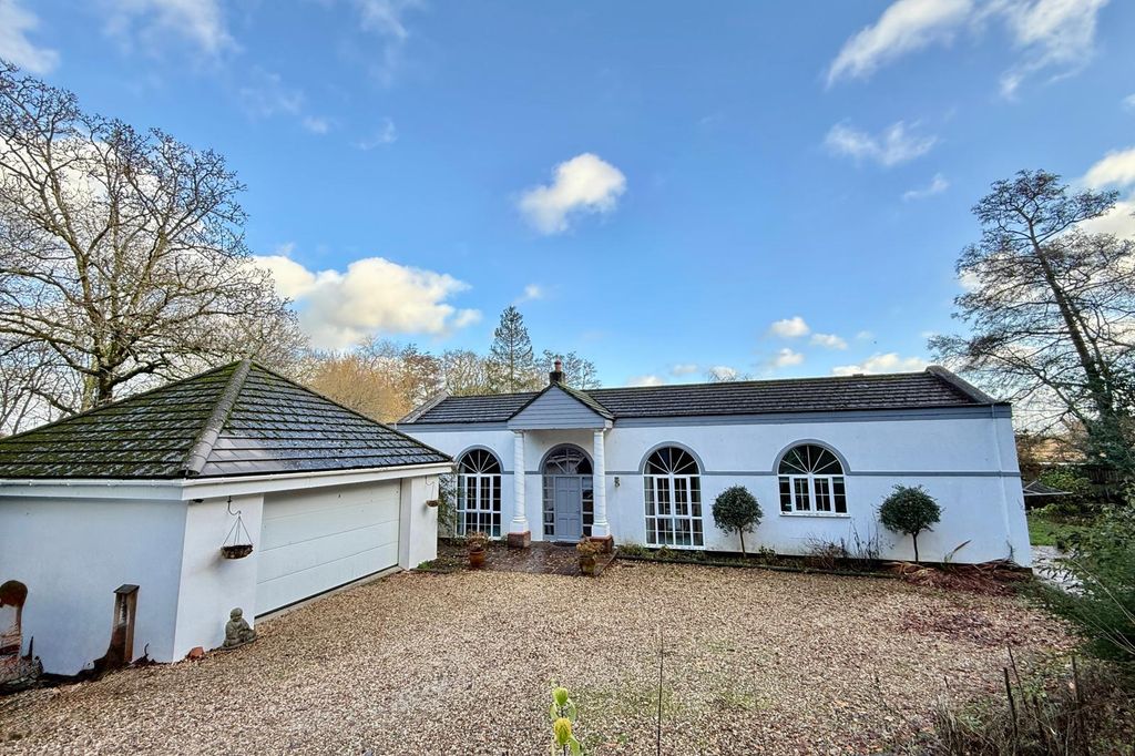 Property photo 3 of 33 Gallery