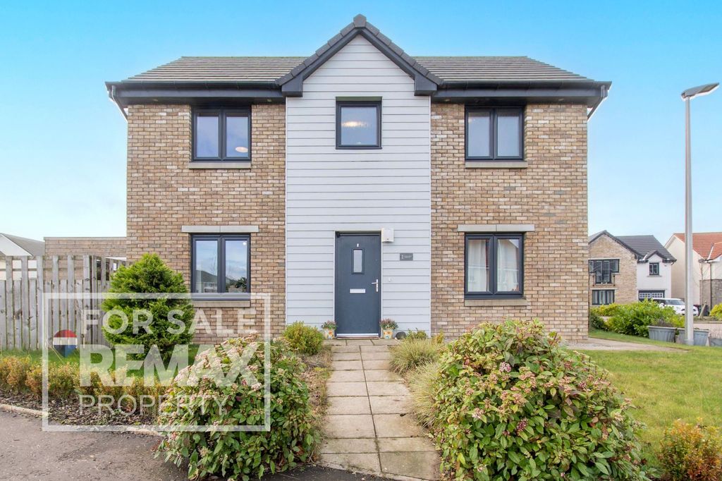 Property photo 1 of 32 Front Of Property