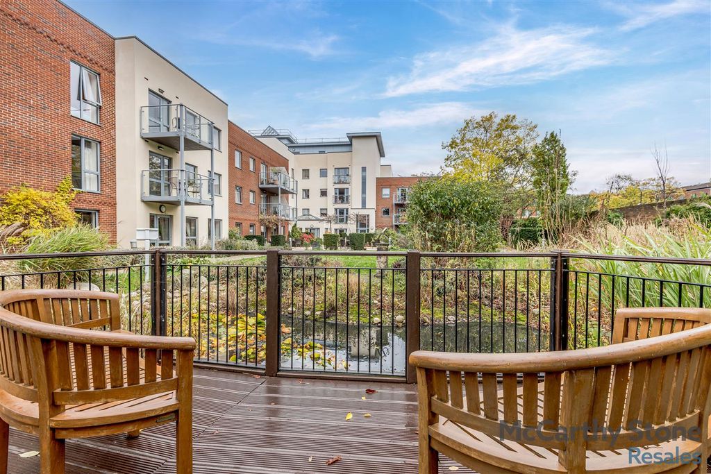 Property photo 1 of 30 8667784-Exterior05.Jpg