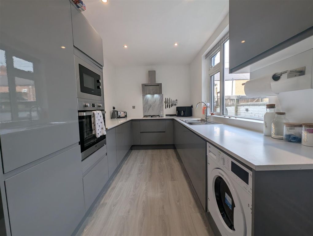 Property photo 2 of 12 Kitchen