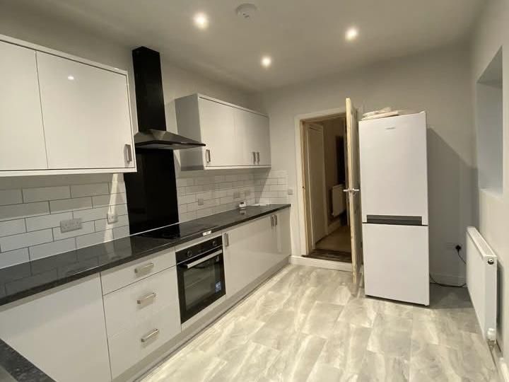 Property photo 3 of 4 Kitchen