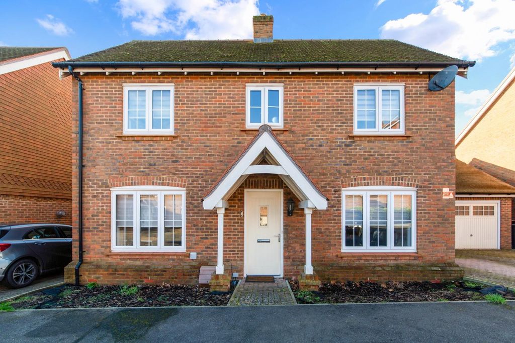 Property photo 1 of 13 Hayton Crescent,  12.Jpg